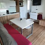 Mobile Homes Suha Punta 펜션 *